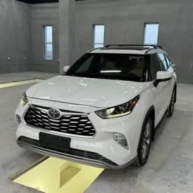 Toyota Highlander 2021