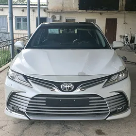 Toyota Camry 2024