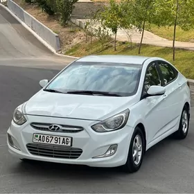 Hyundai Accent 2011