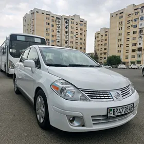 Nissan Versa 2011