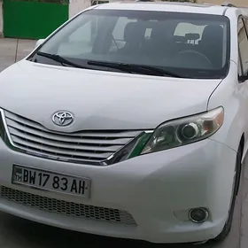 Toyota Sienna 2011