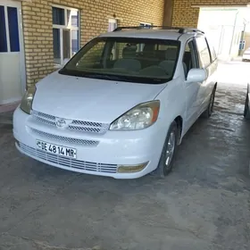 Toyota Sienna 2004