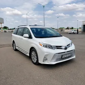 Toyota Sienna 2018