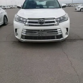 Toyota Highlander 2019