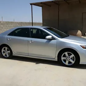 Toyota Camry 2013