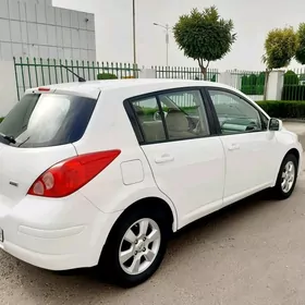 Nissan Versa 2012