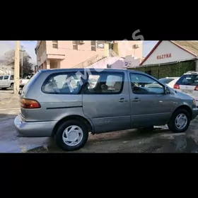 Toyota Sienna 1999