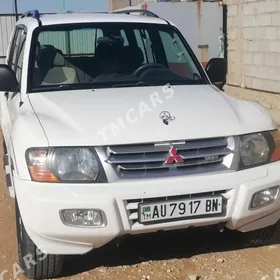 Mitsubishi Pajero 2002