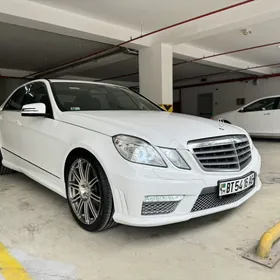 Mercedes-Benz E-Class 2010