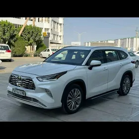 Toyota Highlander 2021