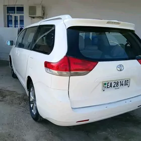 Toyota Sienna 2012