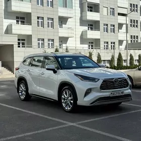 Toyota Highlander 2021