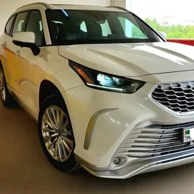 Toyota Highlander 2021