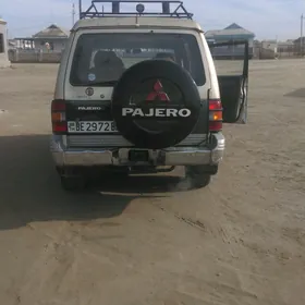 Mitsubishi Pajero 1991