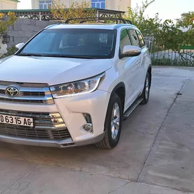 Toyota Highlander 2016