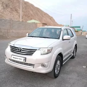 Toyota Fortuner 2013