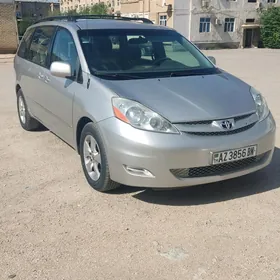 Toyota Sienna 2007