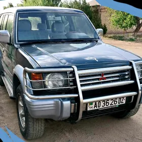 Mitsubishi Pajero 1998