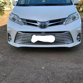 Toyota Sienna 2018