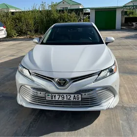 Toyota Camry 2018