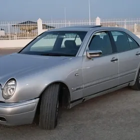 Mercedes-Benz E320 1999