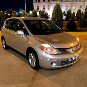 Nissan Versa 2011