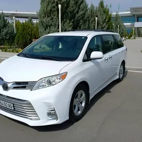 Toyota Sienna 2019