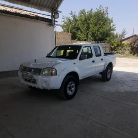 Nissan Navara 2011