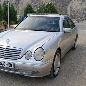 Mercedes-Benz E320 2000