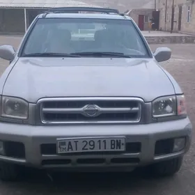 Nissan Pathfinder 2000