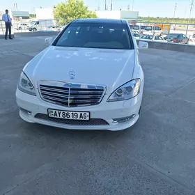 Mercedes-Benz S-Class 2006