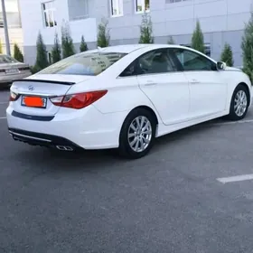 Hyundai Sonata 2011