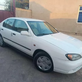 Nissan Primera 2000