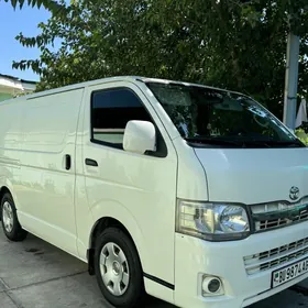 Toyota Hiace 2012