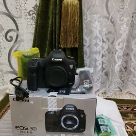 Canon eos 5D Mark lll