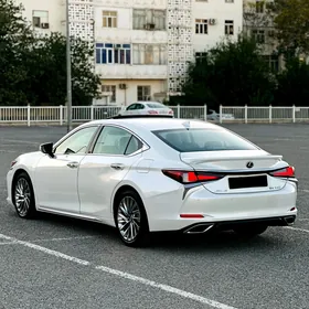 Lexus ES 350 2022