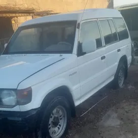 Mitsubishi Pajero 1992