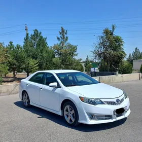 Toyota Camry 2014