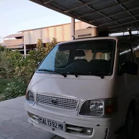 Toyota Hiace 2003