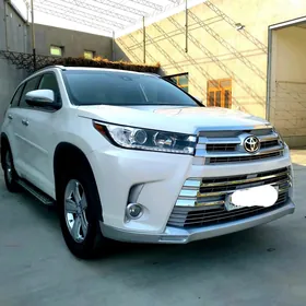 Toyota Highlander 2019