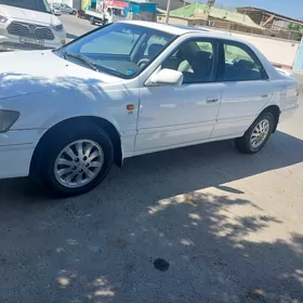 Toyota Camry 2001