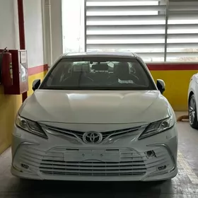 Toyota Camry 2024