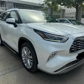 Toyota Highlander 2022