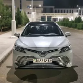 Toyota Camry 2018