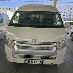 Toyota Hiace 2017