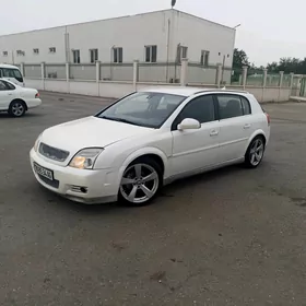 Opel Signum 2004