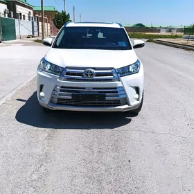 Toyota Highlander 2019