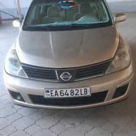 Nissan Tiida 2009