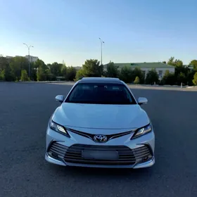 Toyota Camry 2021