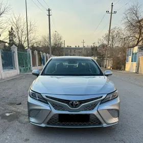 Toyota Camry 2018